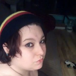 Meet your Posher, April